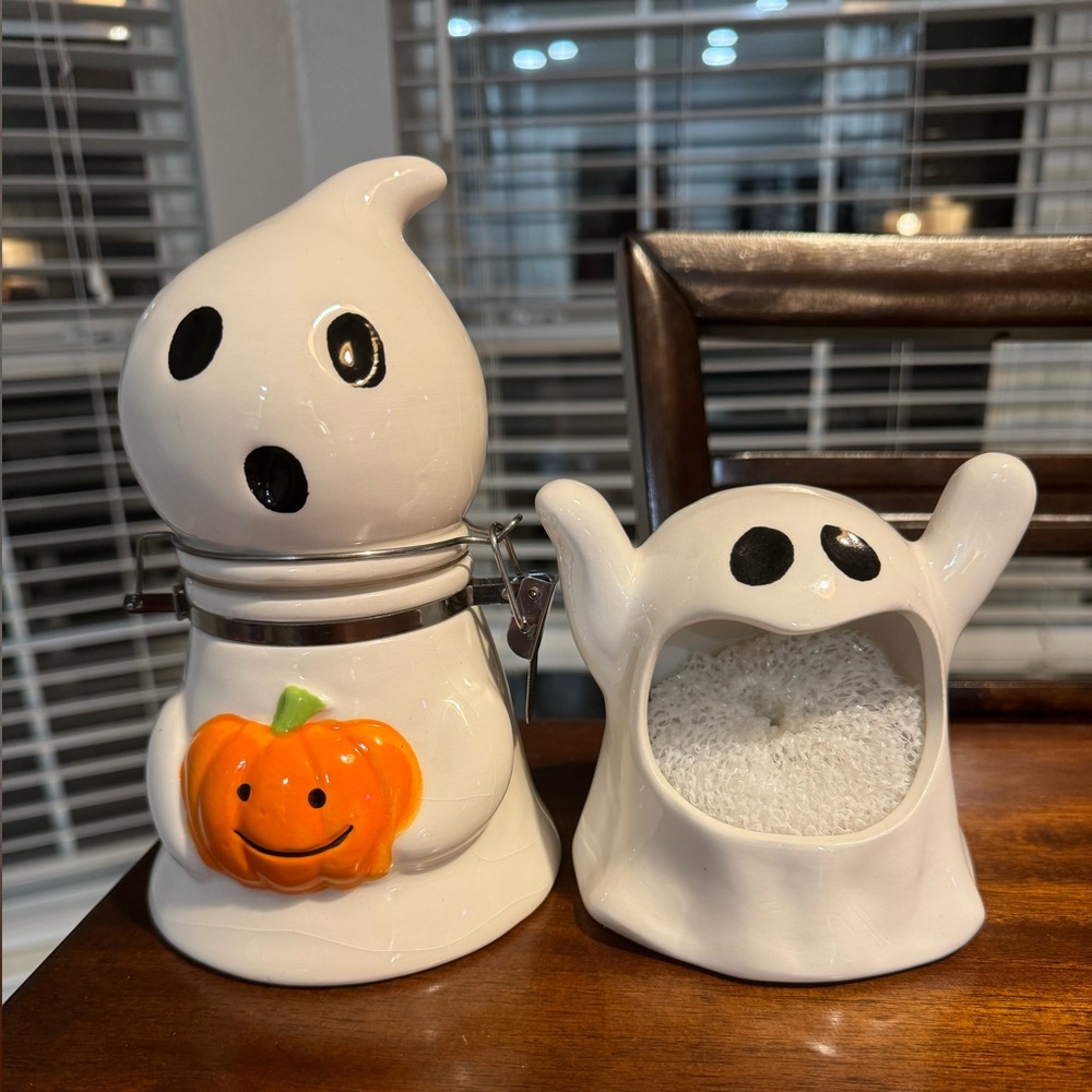 NWT Ghost Sponge Holder and Canister